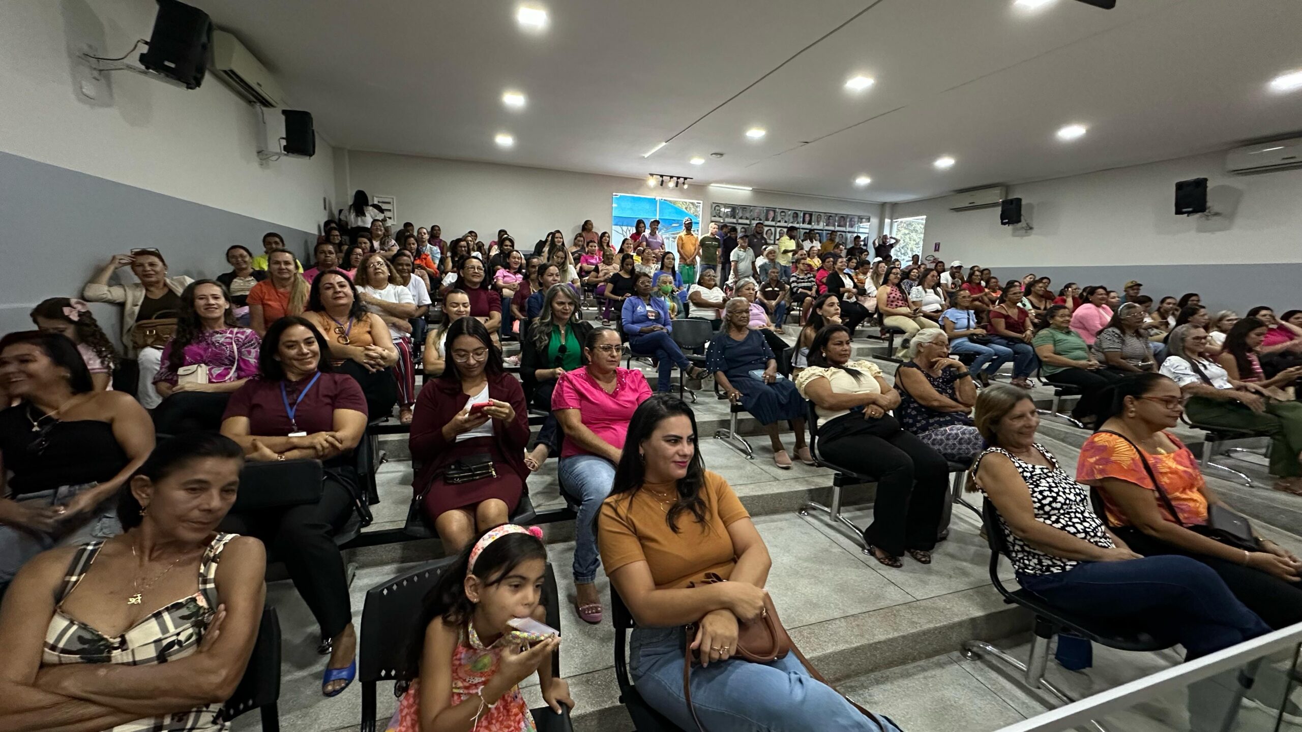 SESSÃO ESPECIAL MÊS DAS MULHERES