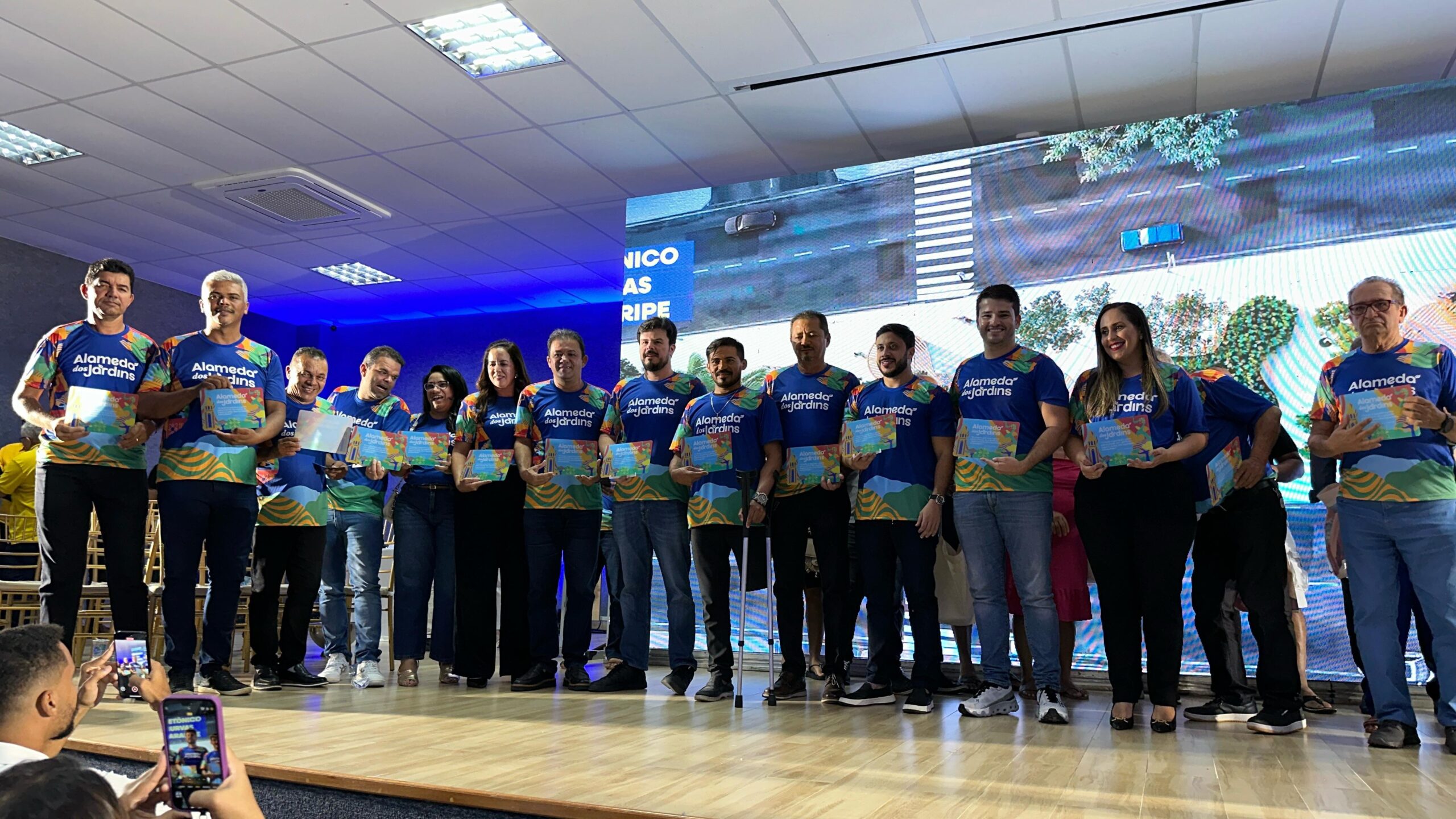 Vereadores participam de ato de lançamento da Alameda Dos Jardins, obra pioneira em Pernambucano