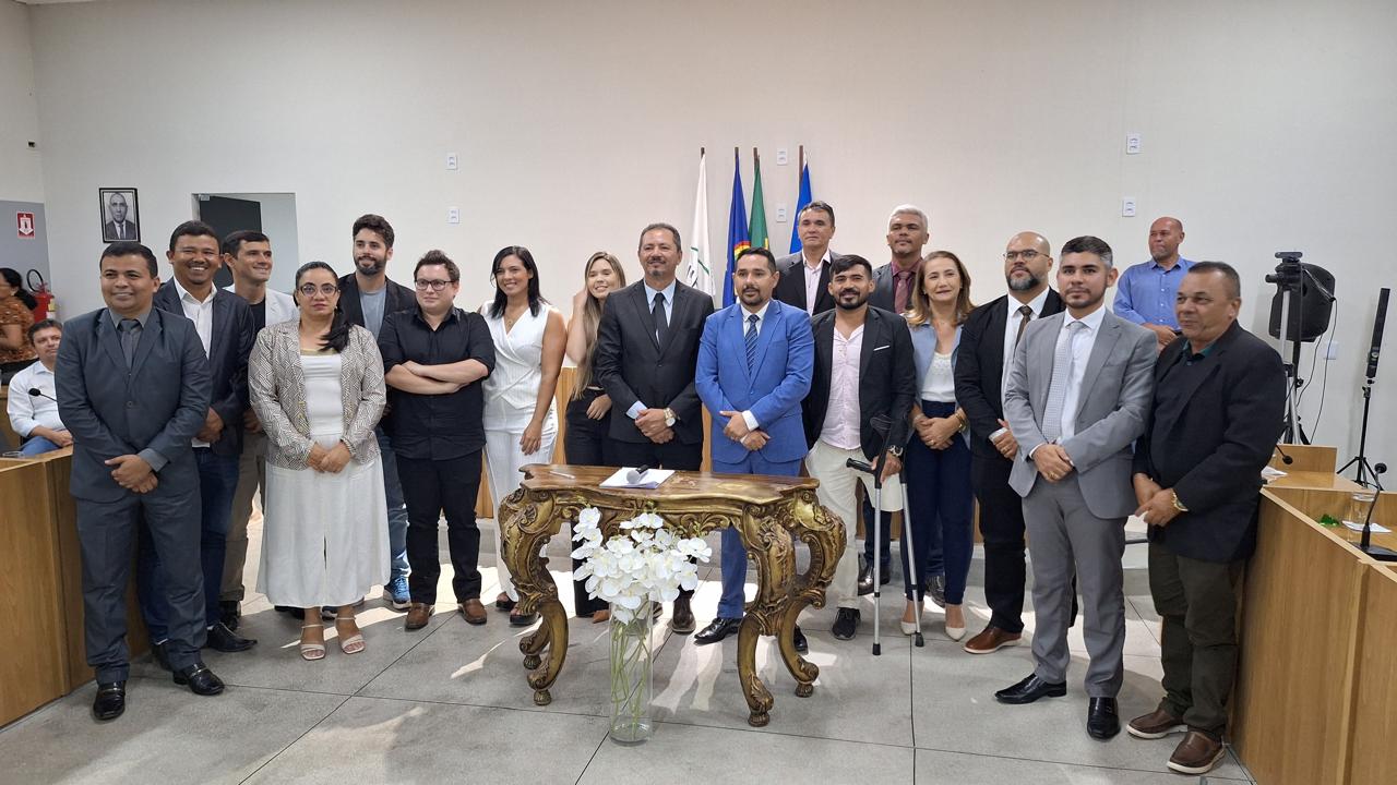 Em noite histórica, Câmara Municipal de Araripina dá posse aos primeiros candidatos aprovados no concurso