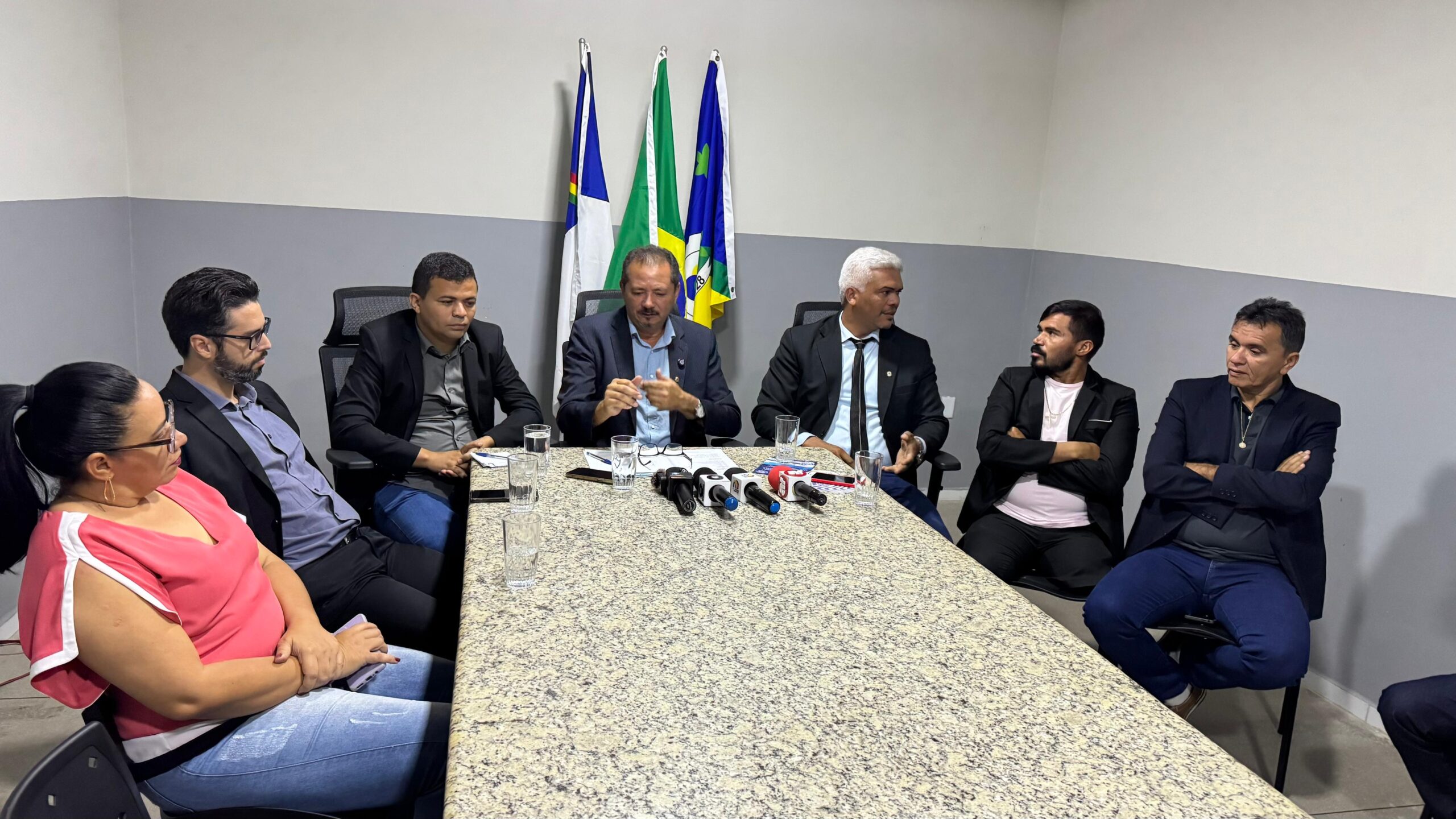 Em coletiva de imprensa, Legislativo Municipal destaca compromisso com o desenvolvimento de Araripina e a população